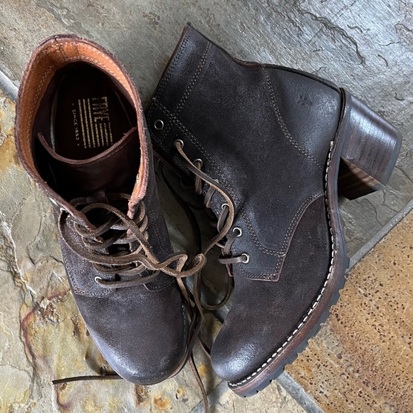 🍃💕FRYE Sabrina Waxed Suede All Leather Lace Up Bootie US 9.5 - Picture 14 of 16